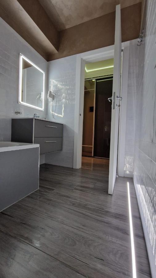 White Tower - Private Studio 106 Mamaia Luaran gambar
