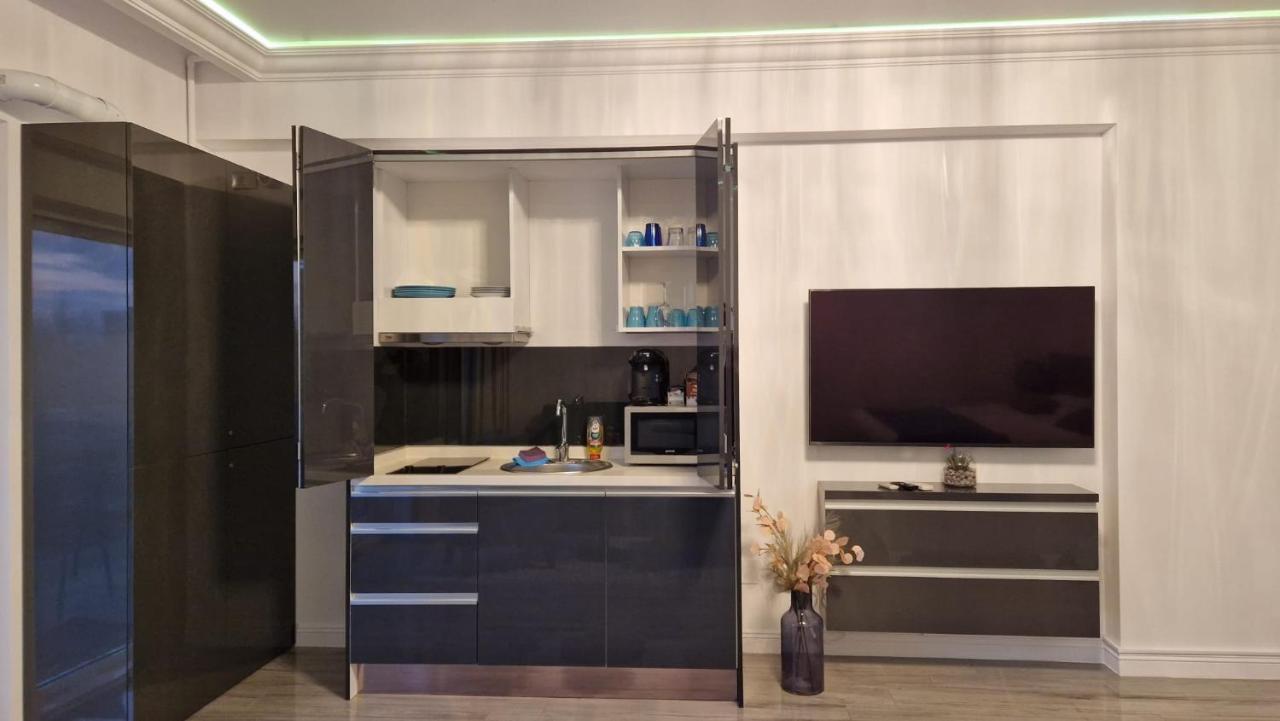 White Tower - Private Studio 106 Mamaia Luaran gambar