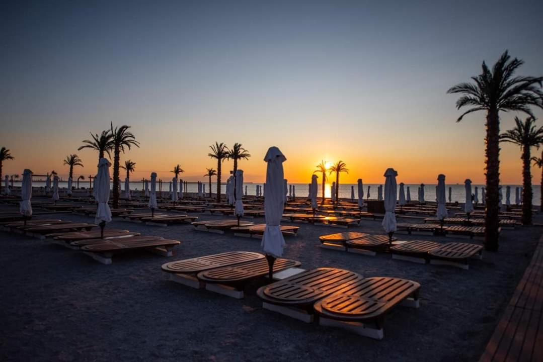 White Tower - Private Studio 106 Mamaia Luaran gambar