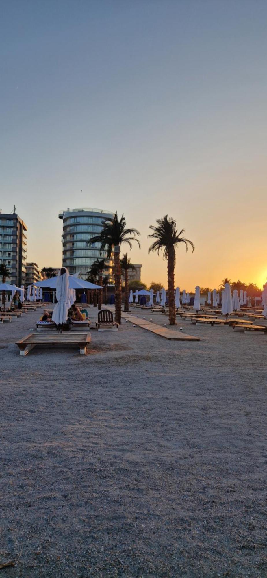 White Tower - Private Studio 106 Mamaia Luaran gambar